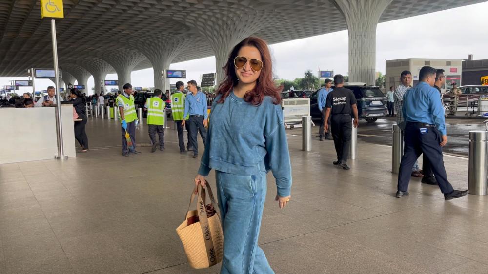 tisca-chopra-looked-elegant-and-stylish-catching-everyone-s-attention-with-her-travel-ensemble